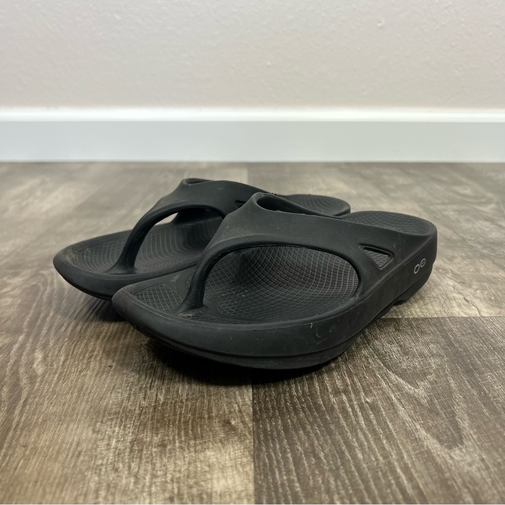 Oofos Black Ooriginal Sandal